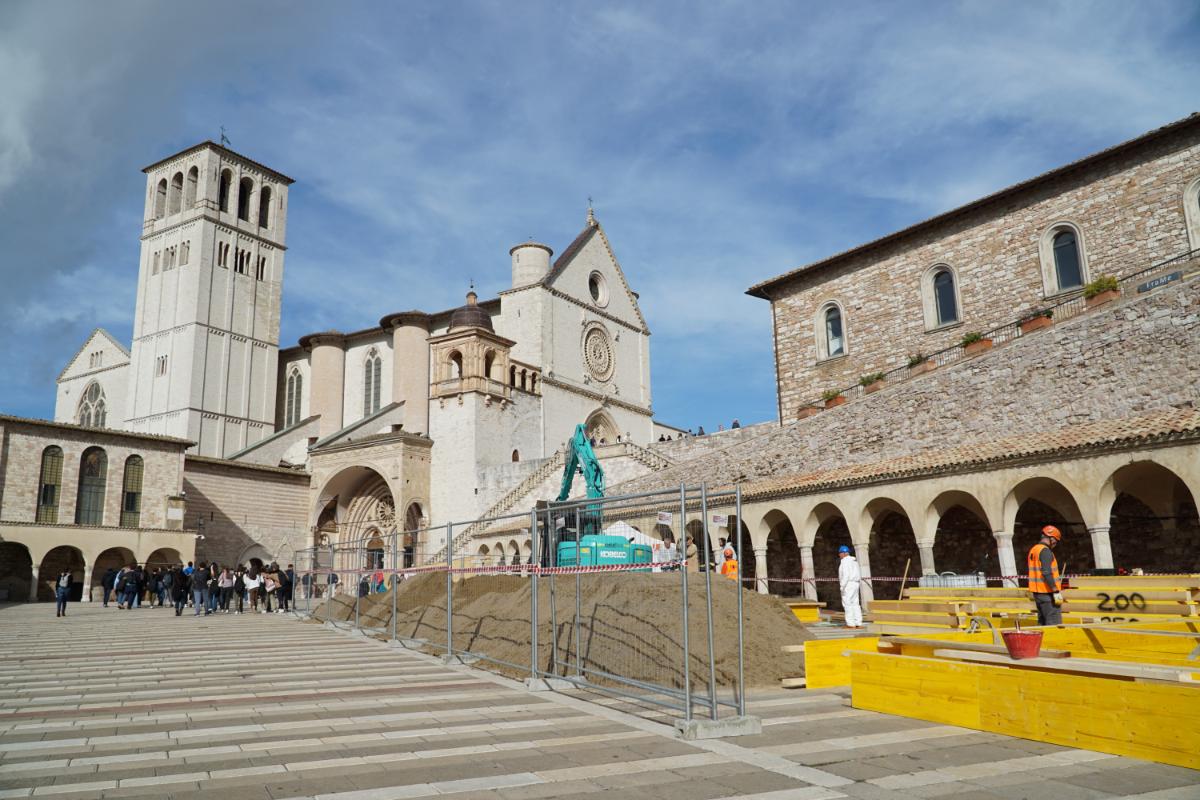 Assisi iniziati i lavori del Sand Nativity di Jesolo